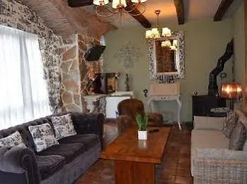 Akla La Casa Del Puente 3*