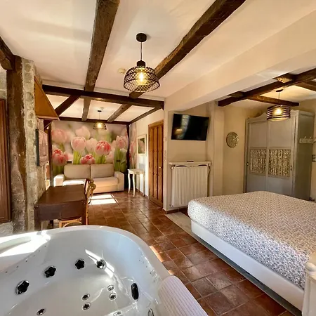 Akla La Casa Del Puente 3*