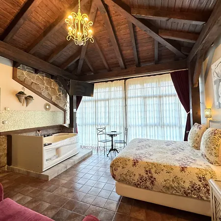 Akla La Casa Del Puente