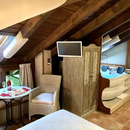 Akla La Casa Del Puente