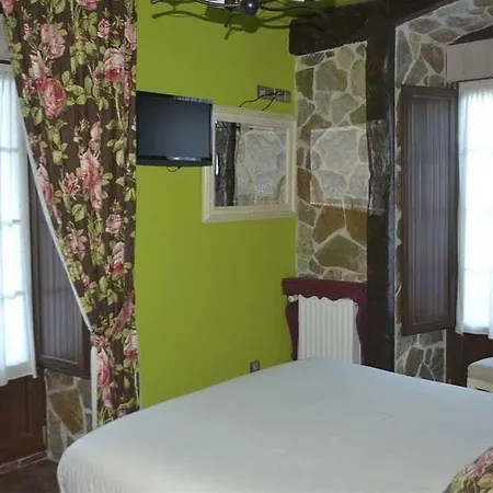 Akla La Casa Del Puente