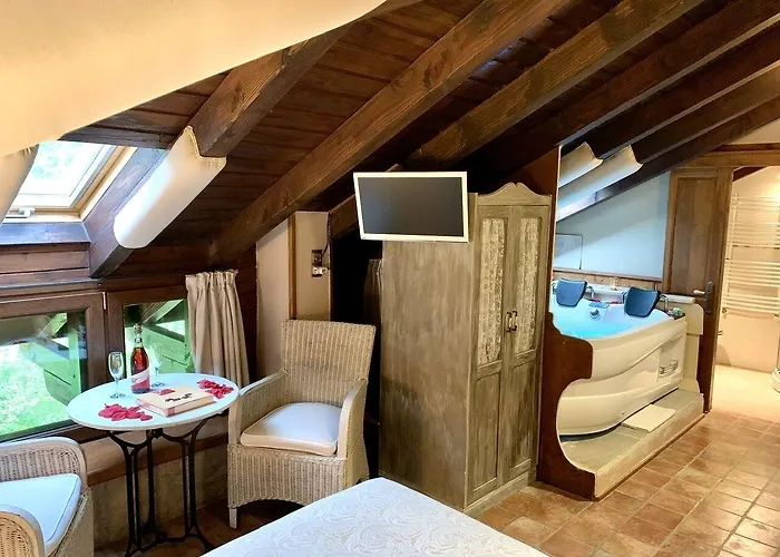 Akla La Casa Del Puente